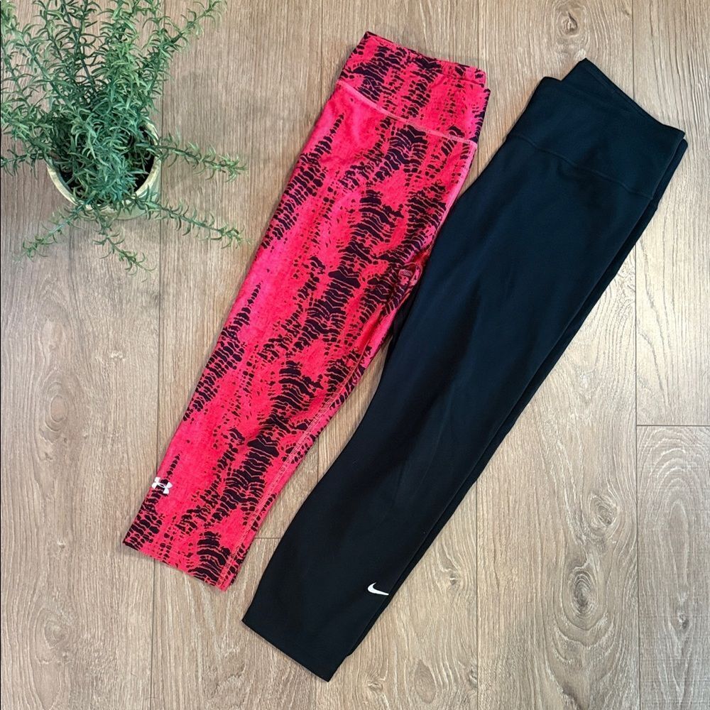 ((2 PIECE)) NIKE AND UNDER ARMOUR LEGGINGS BUNDLE SIZE MEDIUM EUC